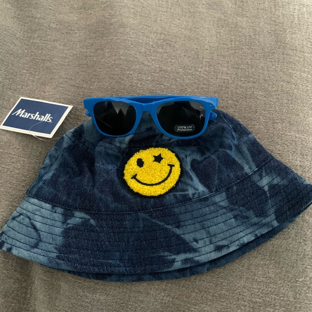 Denim Blue jeans yellow Smiley Face patch Bucket Hat & sunglasses